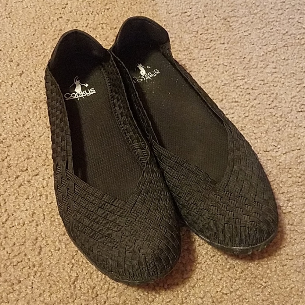 Stretchy ballet flats